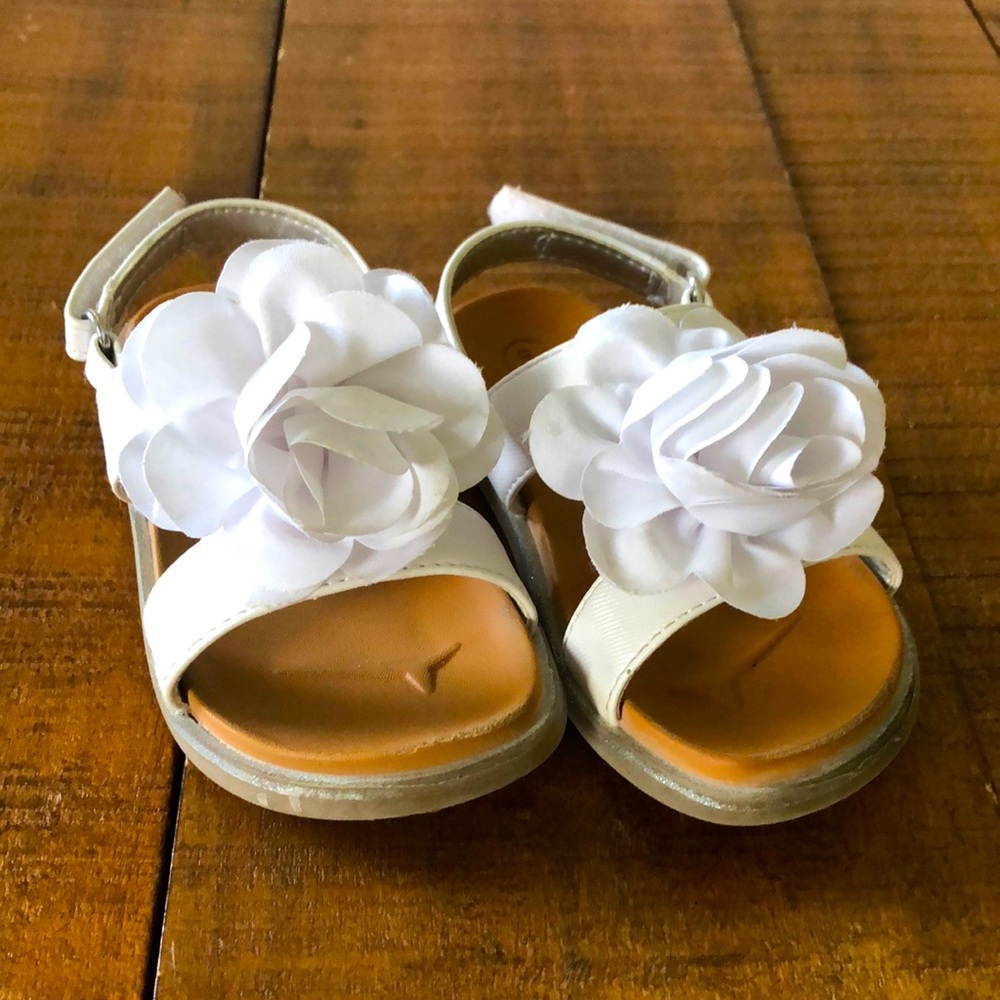 White flower sandals - toddler 6